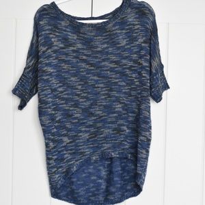 Blue knitted short sleeve sweater